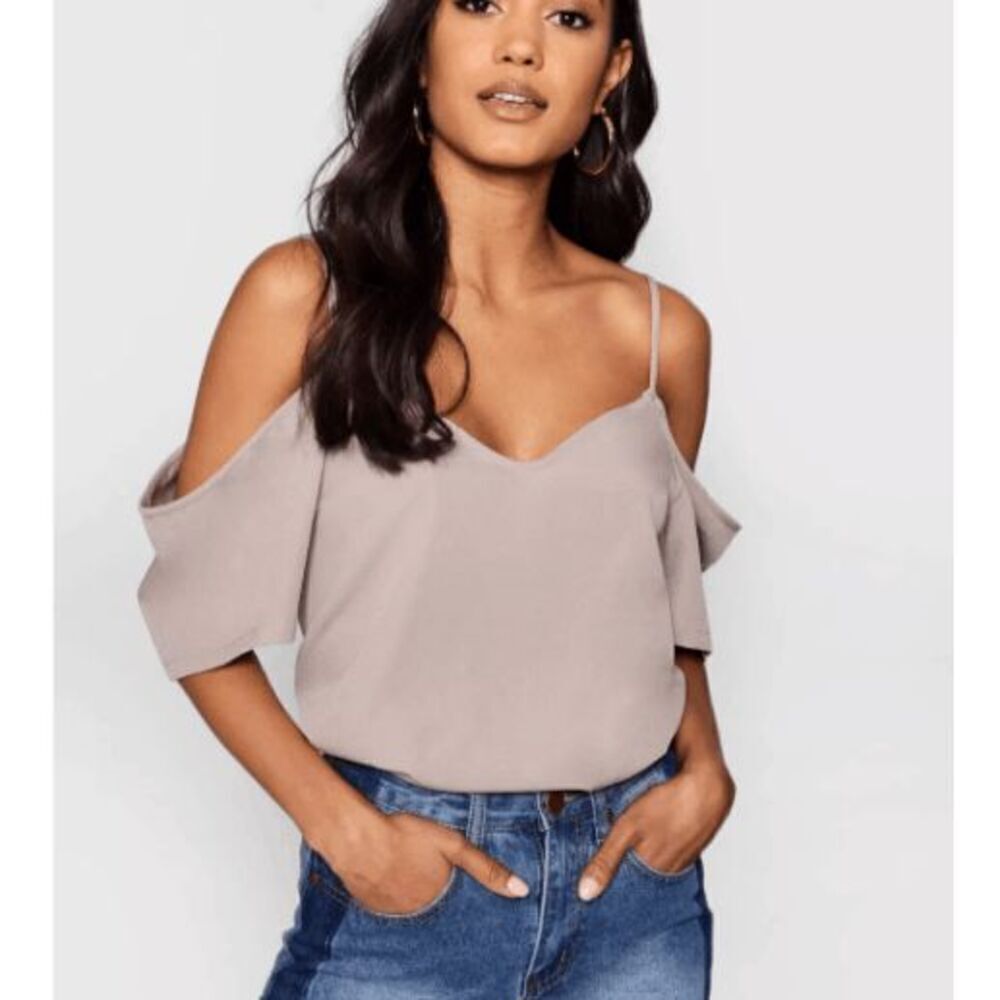 NWT Boohoo Woven Strappy Open Shoulder Top Taupe Gray Cold Shoulder Size 12
